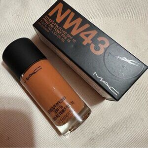 MAC Cosmetics Studio Fix Fluid Foundation SPF 15 - NW43